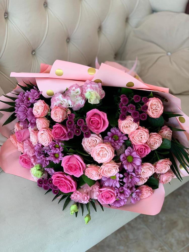 Букет цветов из: Хризантемы, Розы и Лизиантусы в Ремонтном