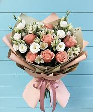 Букет цветов из:  Розы, Альстромерии и Лизиантусы в Ремонтном
