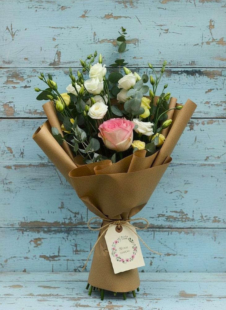 Букет цветов из: Розы и Лизиантусы в Ремонтном