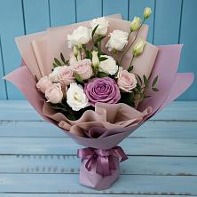 Букет цветов из:  Розы и Лизиантусы в Ремонтном
