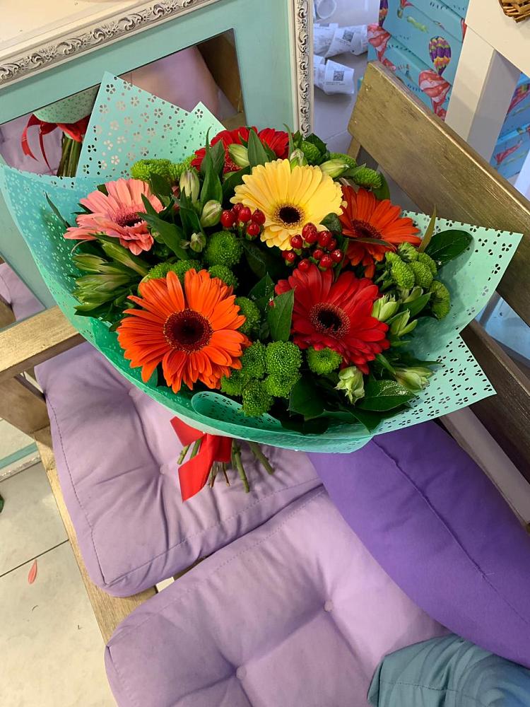 Букет цветов из: Герберы, Хризантемы и Альстромерии в Ремонтном