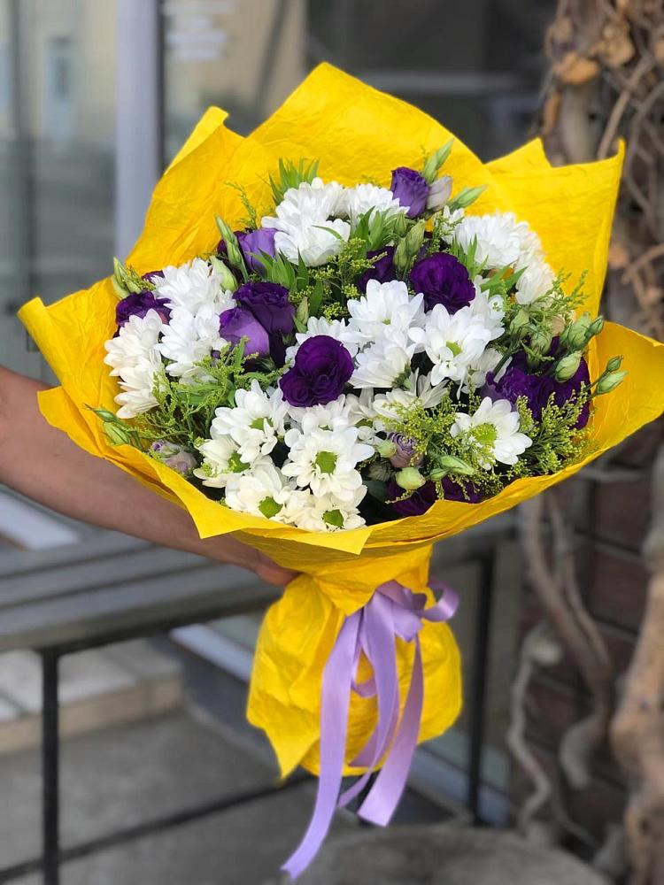 Букет цветов из: Ирисы, Хризантемы и Ромашки в Ремонтном