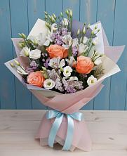 Букет цветов из:  Лизиантусы, Розы, Альстромерии и Гипсофила в Ремонтном