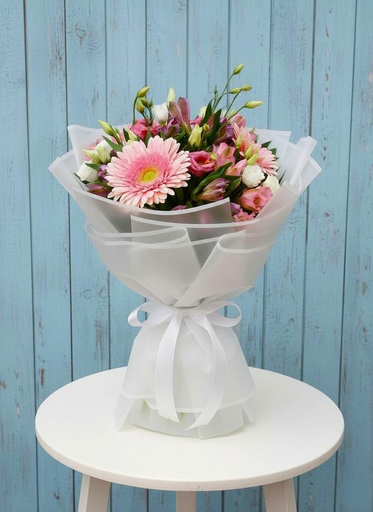 Букет цветов из: Герберы, Альстромерии и Лизиантусы в Ремонтном