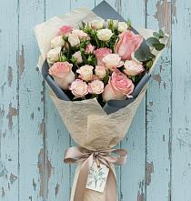 Букет цветов из:  Розы #REPLACE_PRED# Ремонтном