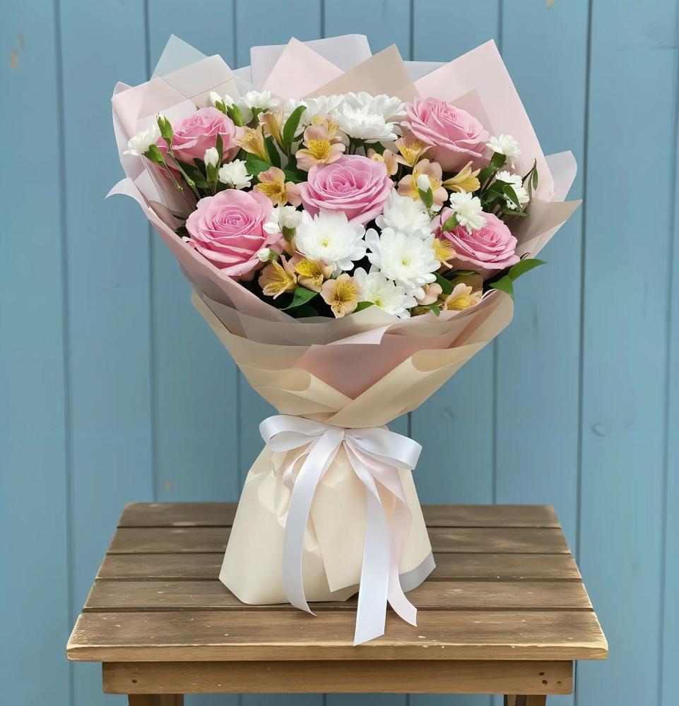 Букет цветов из: Гвоздики, Орхидеи и Розы в Ремонтном