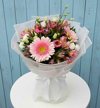 Букет цветов из:  Герберы, Альстромерии и Лизиантусы #REPLACE_PRED# Ремонтном