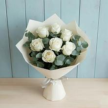 Букет Белые розы в Эвкалипте в Ремонтном
