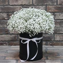 Цветочная композиция из Гипсофила в шляпной коробке в Ремонтном