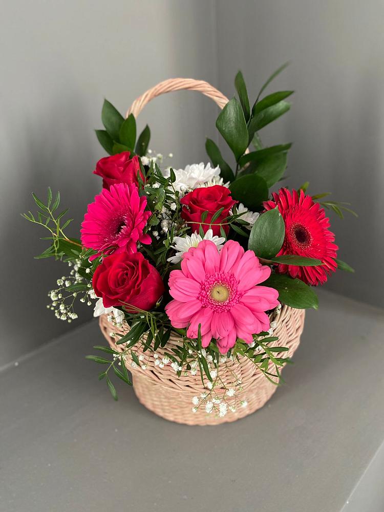 Цветочная композиция из Розы, Хризантемы и Герберы в корзине в Ремонтном