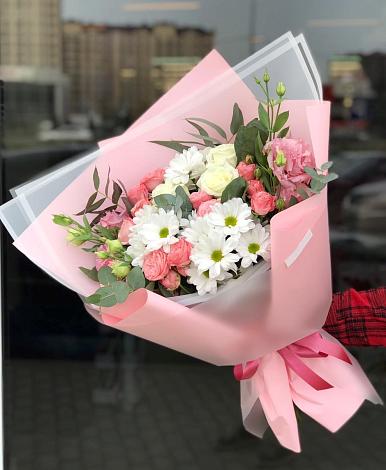 Букет цветов из: Розы, Лизиантусы и Хризантемы в Ремонтном