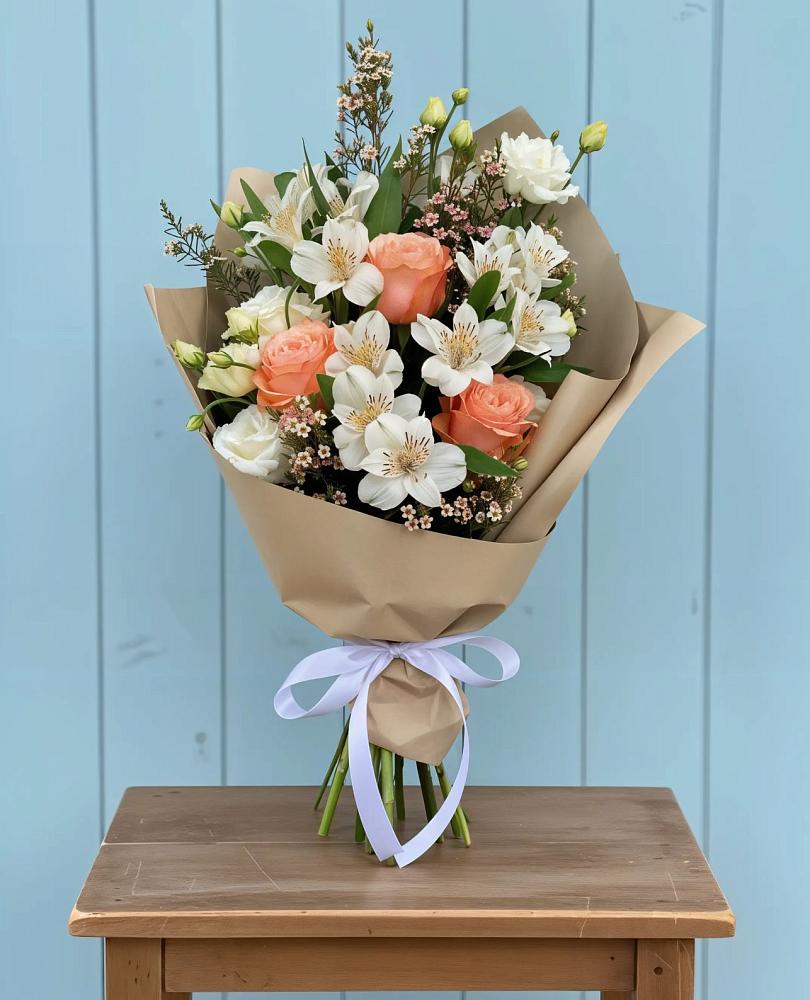 Букет цветов из: Альстромерии, Лизиантусы, Розы и Хризантемы в Ремонтном