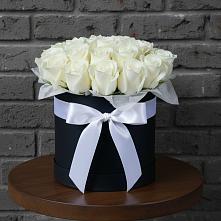 Цветочная композиция из Розы в шляпной коробке в Ремонтном