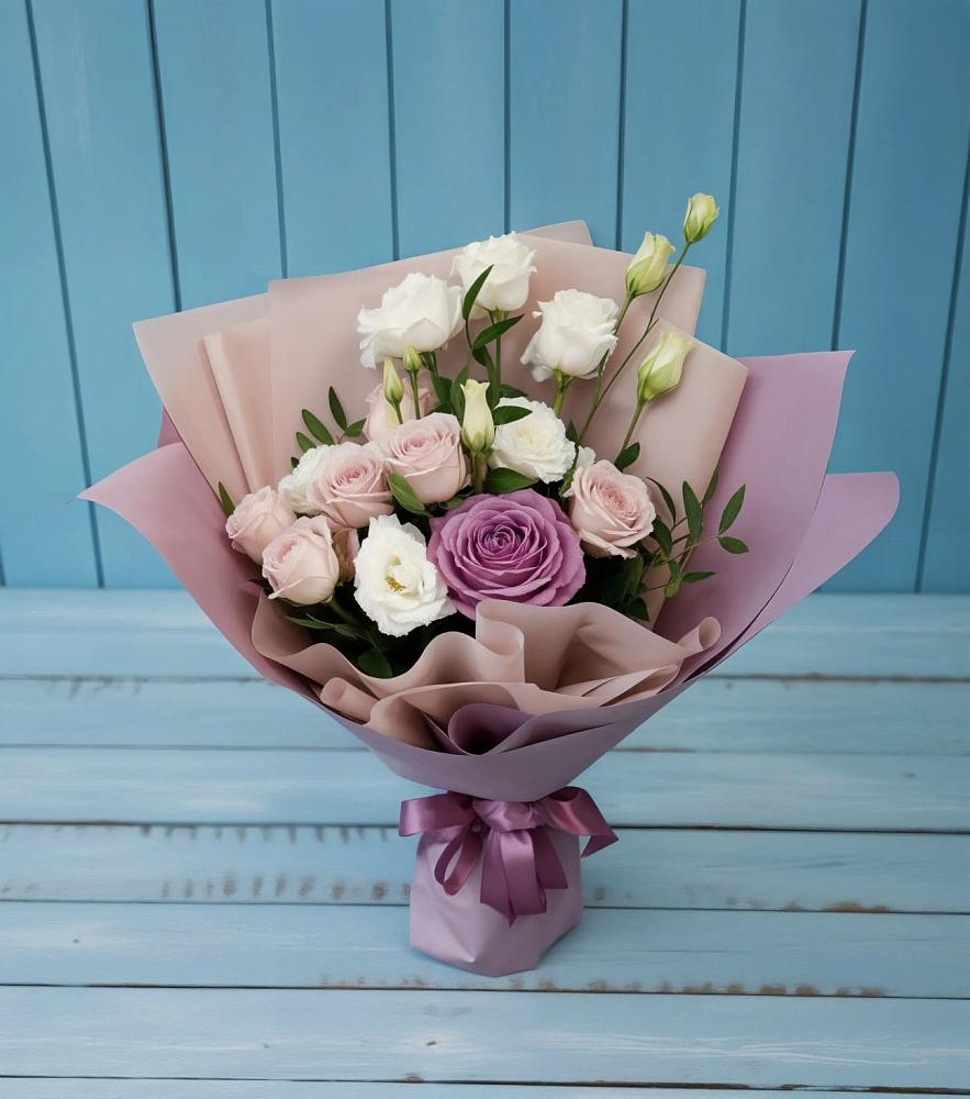 Букет цветов из: Розы и Лизиантусы в Ремонтном