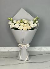 Букет цветов из:  Розы и Лизиантусы в Ремонтном